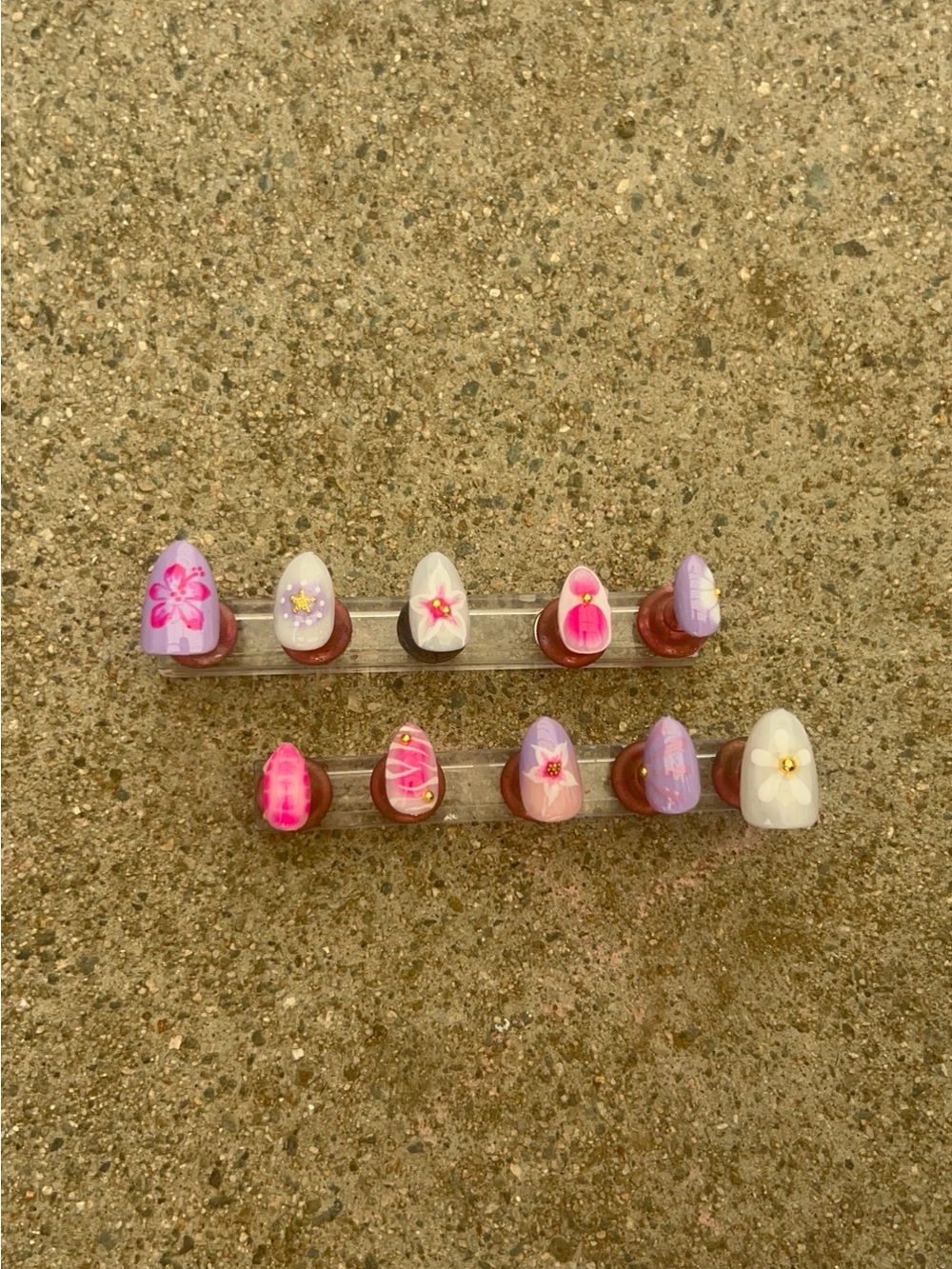 Floral Press-On Nail Set in Pink & Purple